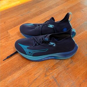 Muzino Neo Vista Men’s running shoes, size 12